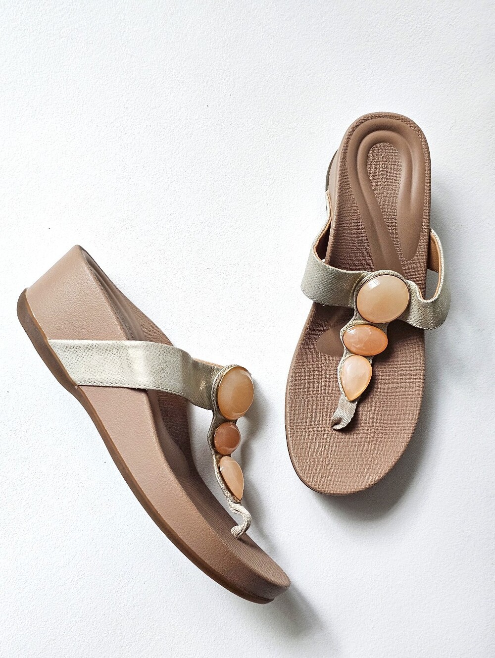 Aetrex Elyse Women's Metallic Wedge Thong Sandals Stone Gem Embellished Size 8.5